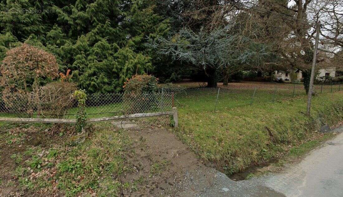 Terrain à SAINT-BRIAC-SUR-MER