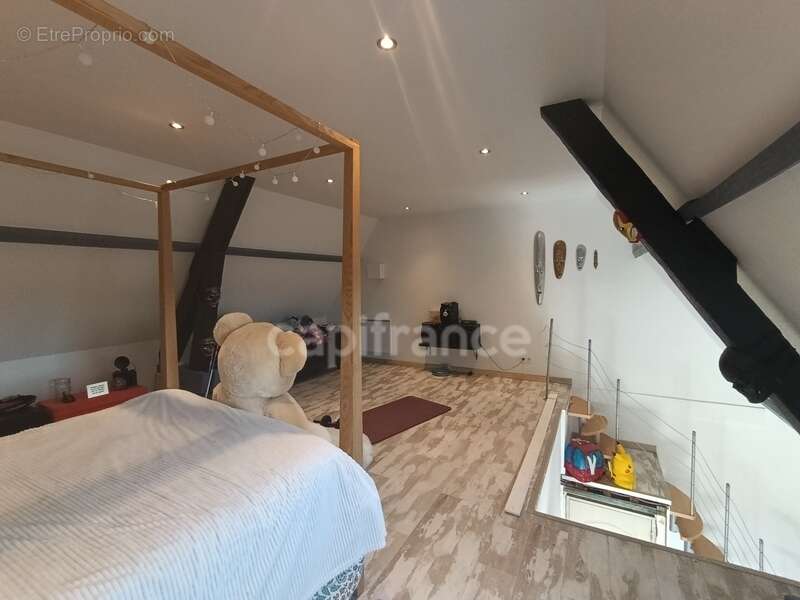 Maison à CROISILLES