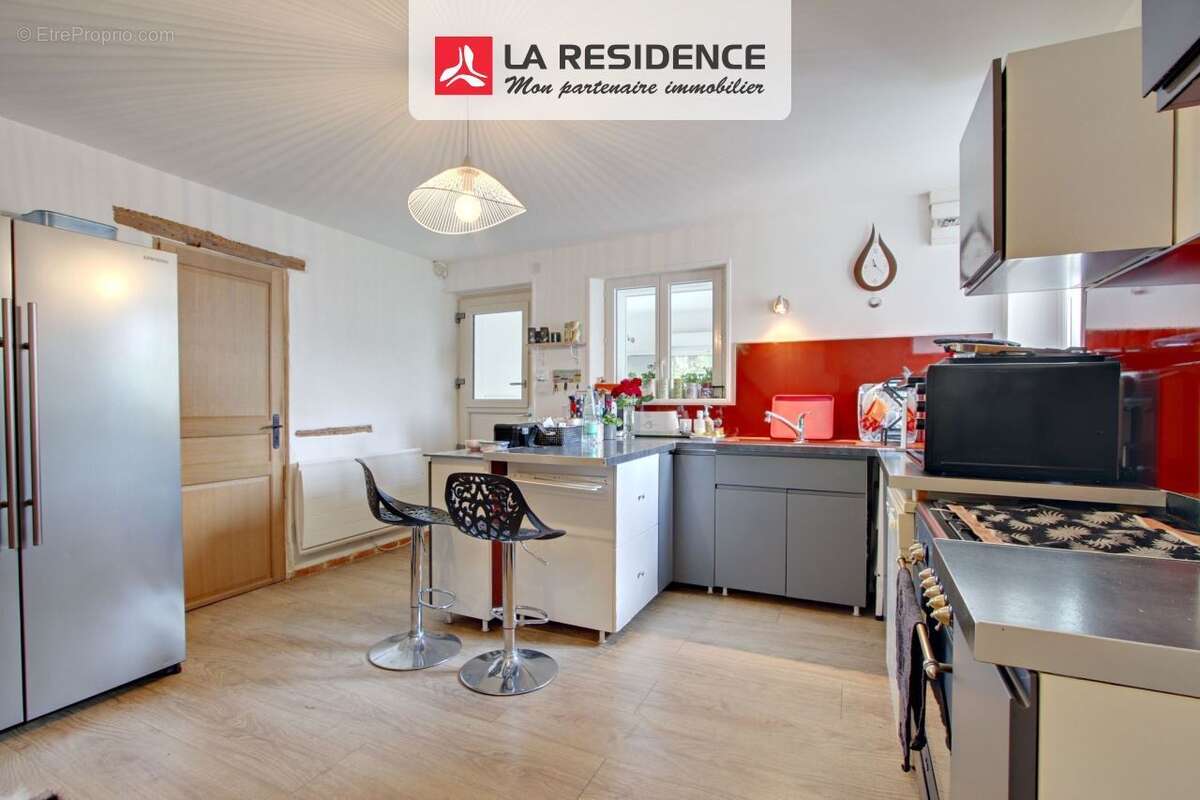 Maison 174 m² à Villers-Sur-Le-Roule  - photo 2