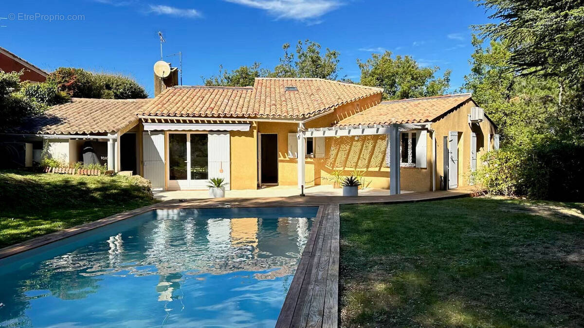 Maison à ROUSSILLON