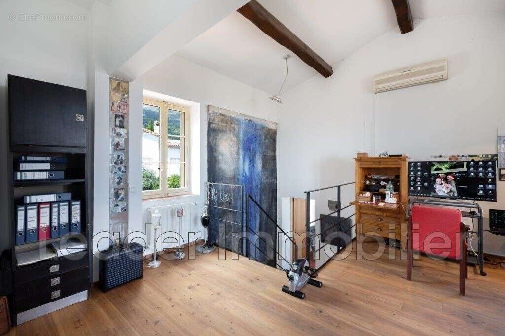 Maison à TOURRETTES-SUR-LOUP