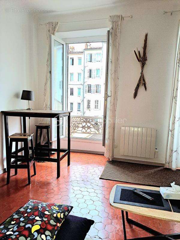Appartement à MARSEILLE-2E