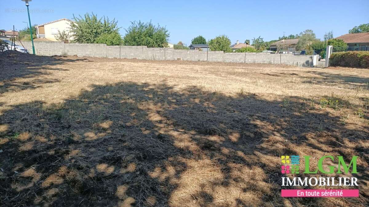 Terrain constructible 846m²                     SAINT FELIX DE RIEUTORD                     60000€ FAI - photo 3