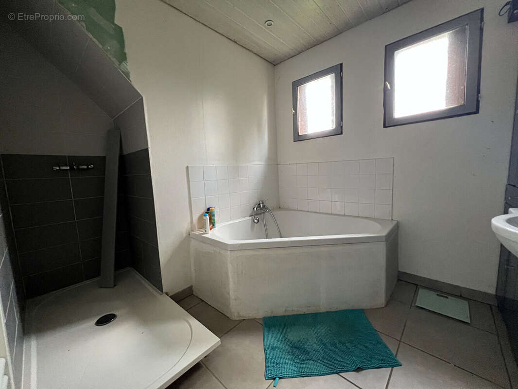 Maison à FONTAINE-SOUS-PREAUX