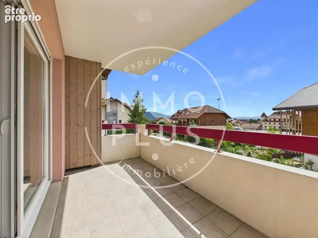 Vente - Appartement - 3 pièces + cuisine - 66,18 m² - 370 000 € - photo 2