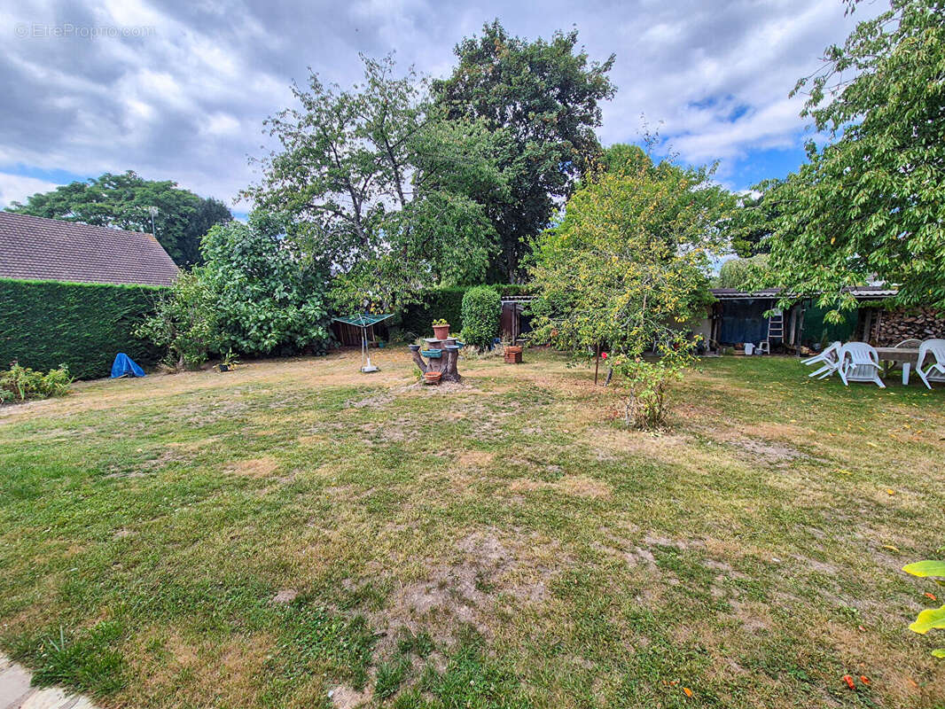 Maison à SIVRY-COURTRY