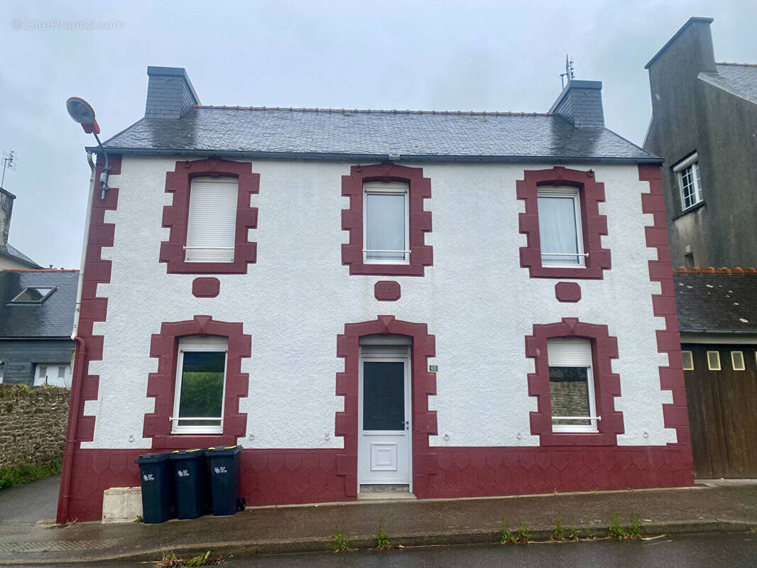 Maison à PLOUVIEN