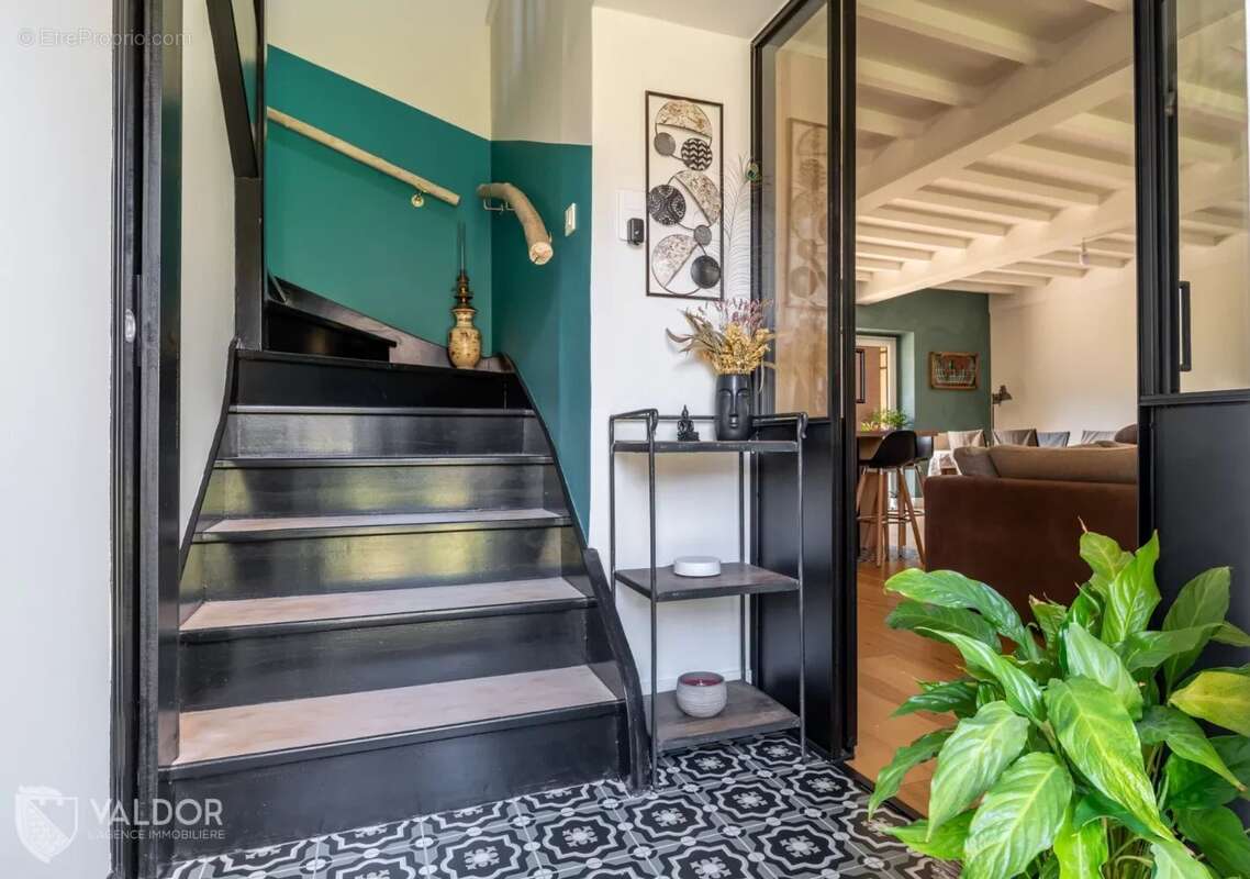 Maison à JASSANS-RIOTTIER