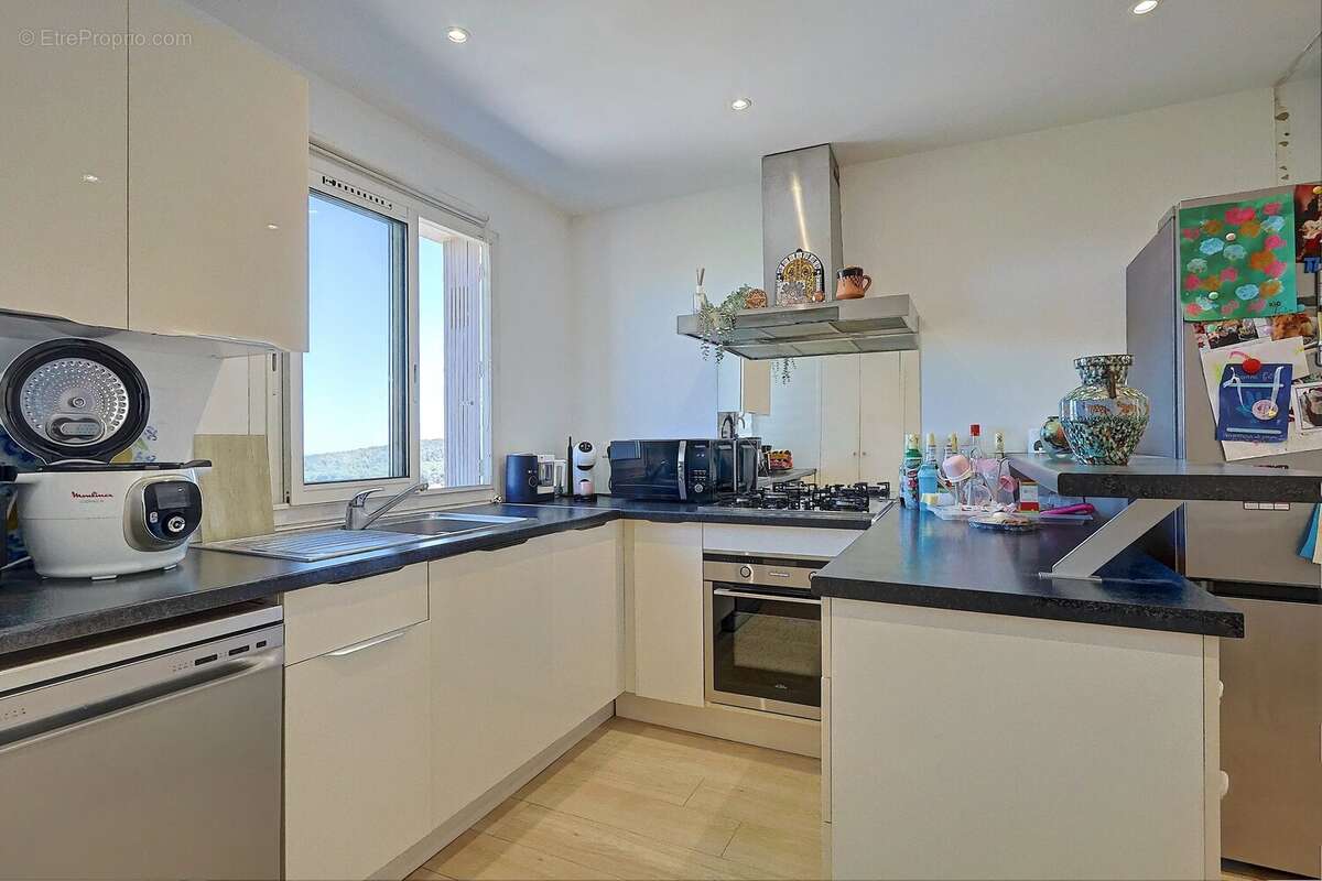 Appartement à VALLAURIS