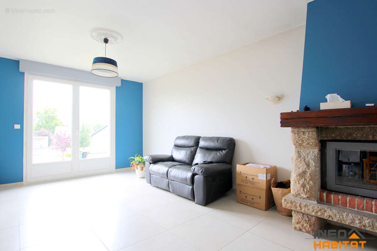 Maison à BOURG-DES-COMPTES