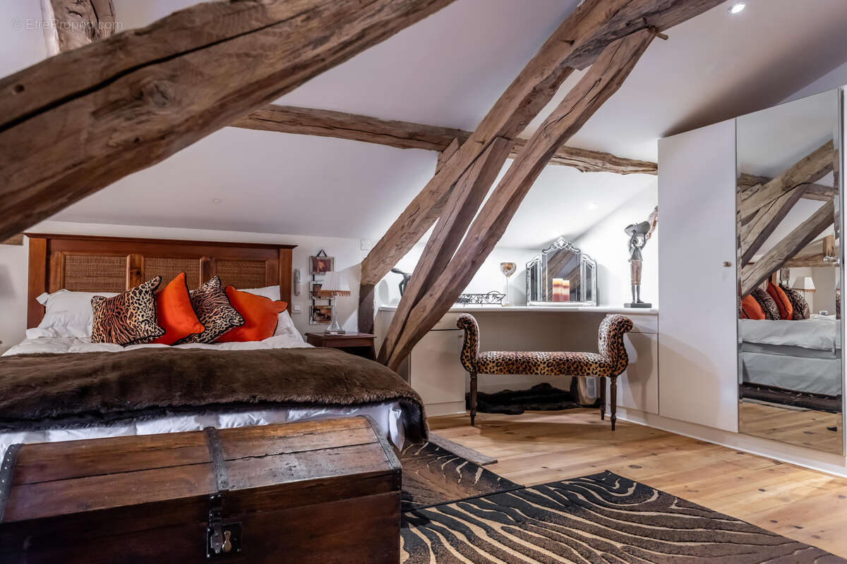 Maison à BEAUVILLE