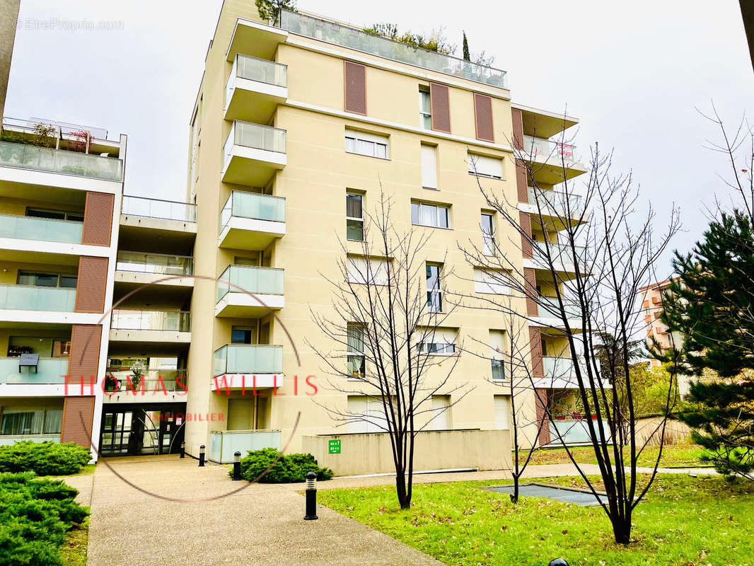 Appartement T3 56 M2 Villeurbanne Dernier Etage Avec Terrasse - photo 8