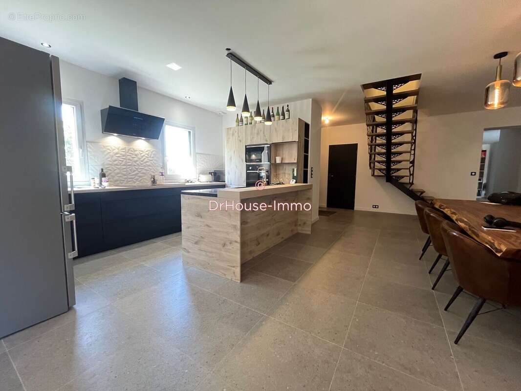 Maison à JUIGNE-SUR-LOIRE