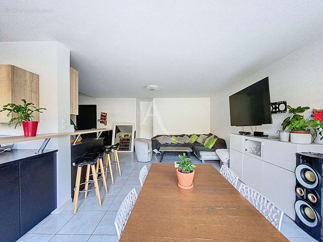 Maison à MONTREUIL-JUIGNE