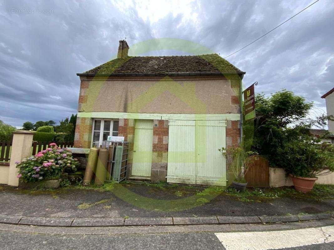 Maison à NOUZERINES