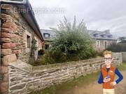 Maison à LA ROCHE-DERRIEN