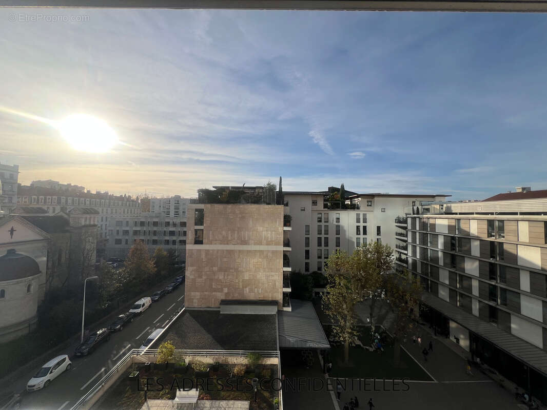 Lyon 6ème -  secteur saint pothin - residence seniors  - t2 - balcon. - photo 2