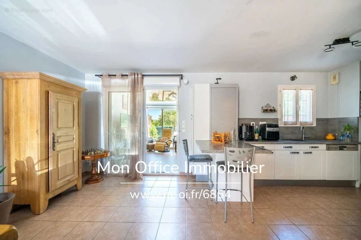 Référence : 6854-SKA - Maison 4 pièces dans secteur prisé - photo 3