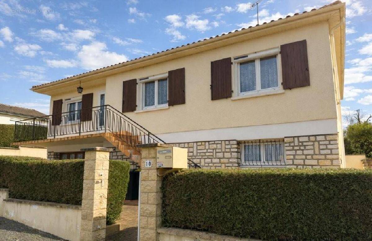 Maison à RUFFEC