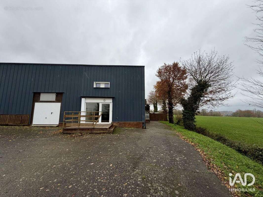 Photo 2 - Commerce à IFFENDIC