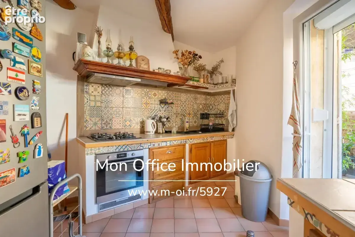 Référence : 7409-SKA - Maison de village avec une terrasse, deux garages et deux caves - photo 3