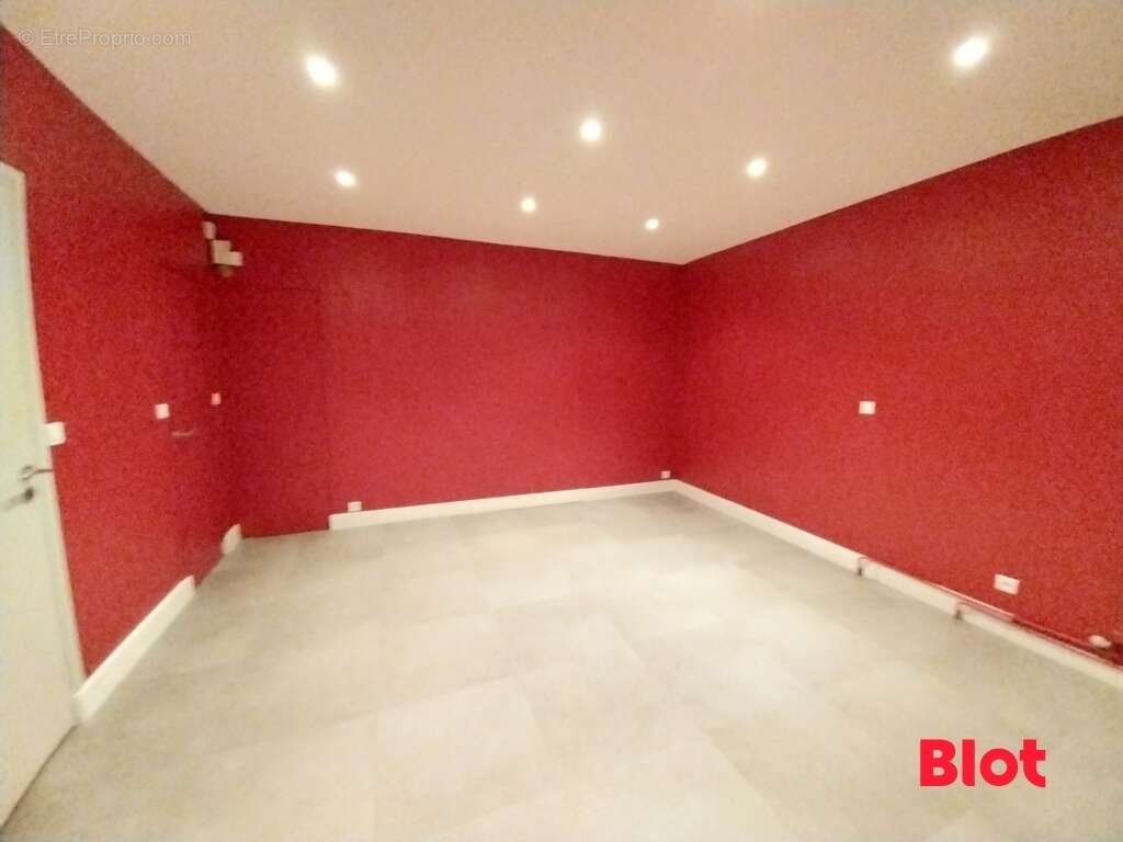 Maison 174 m² à La Chapelle-Des-Fougeretz  - photo 9