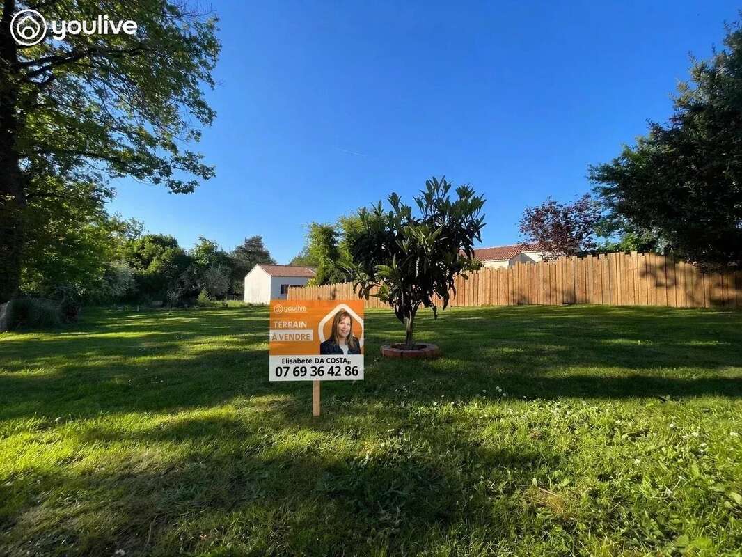Terrain à MOUILLERON-LE-CAPTIF