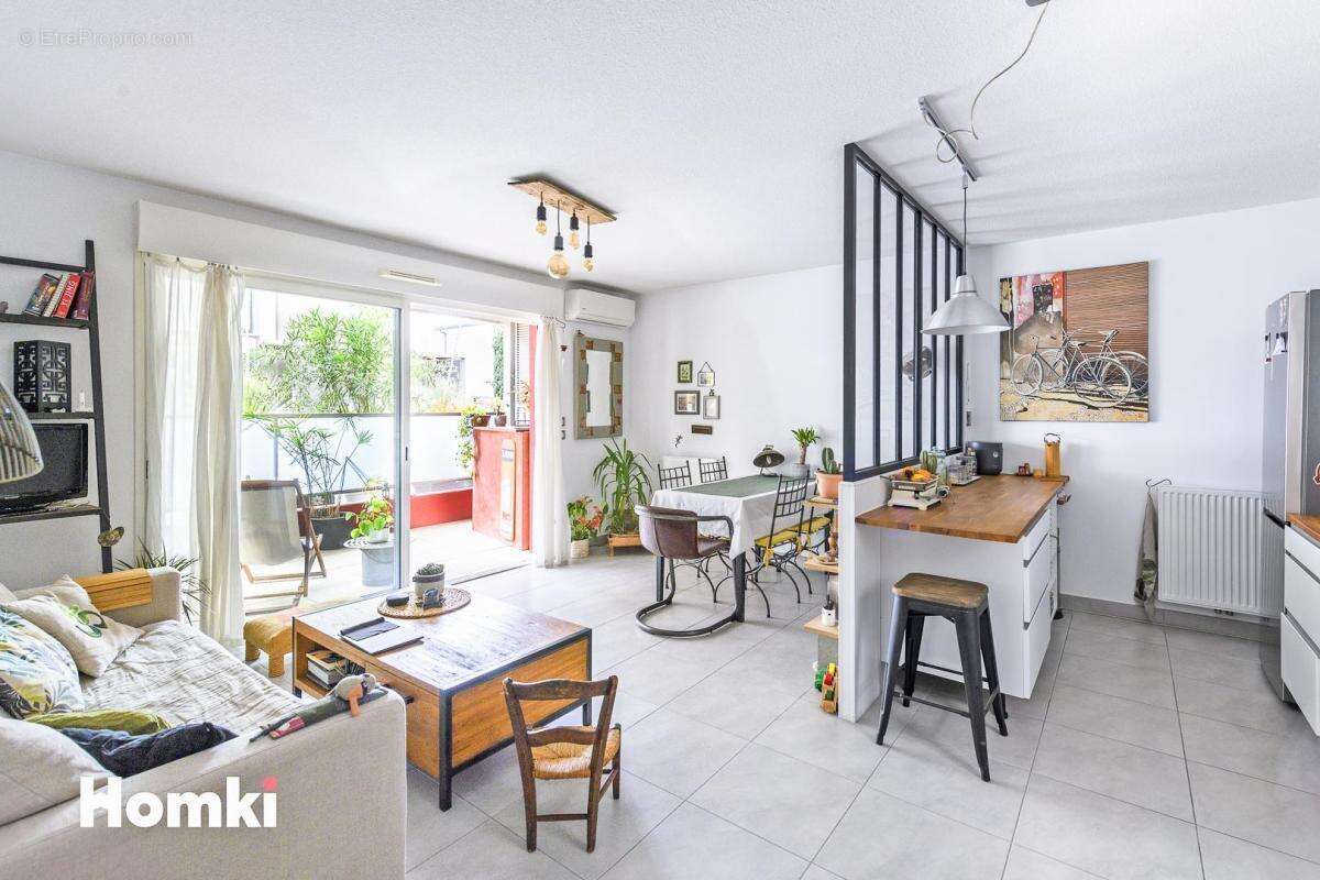 Appartement à MAUGUIO