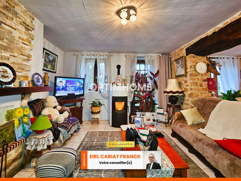 Maison à SAINT-ETIENNE-DE-FURSAC