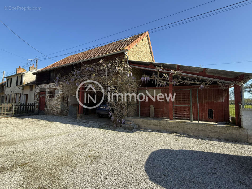 Maison à LE VAL-SAINT-PERE