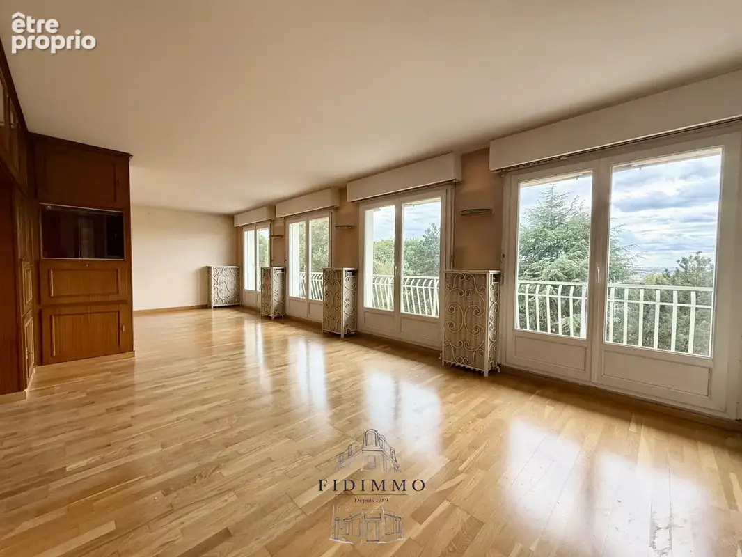 4366 - Appartement au dernier étage avec vue sur Paris - photo 2
