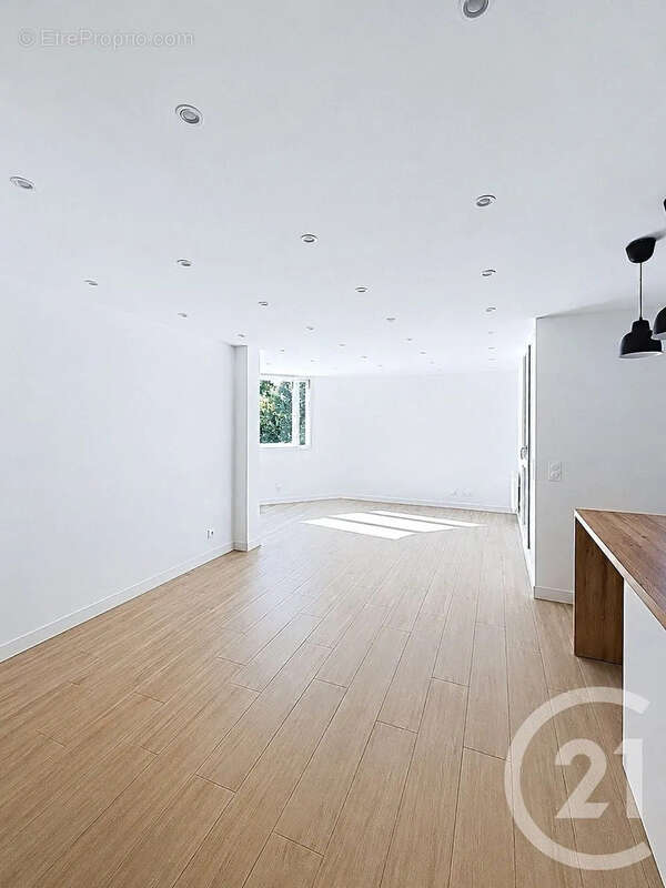Appartement à SAVIGNY-LE-TEMPLE