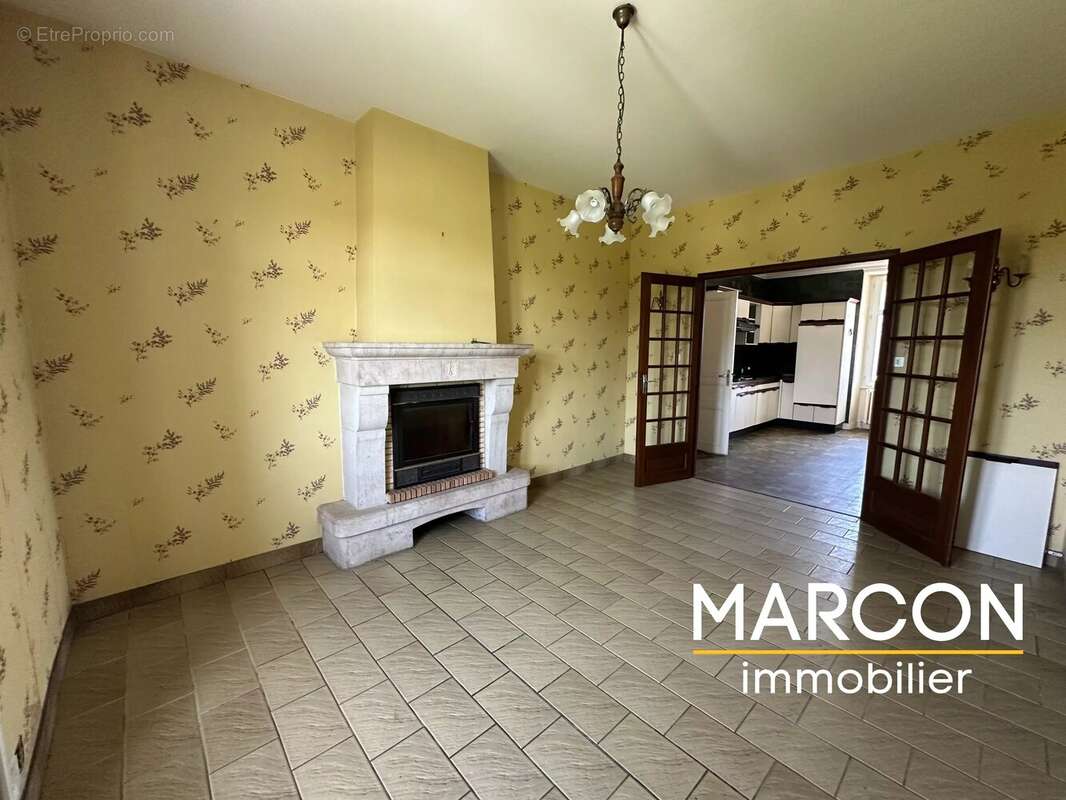 Maison à SAINT-HILAIRE-LA-TREILLE