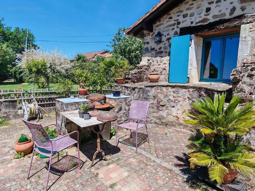Grands volumes pour cette maison périgourdine sur 1 hectare de terrain - photo 15
