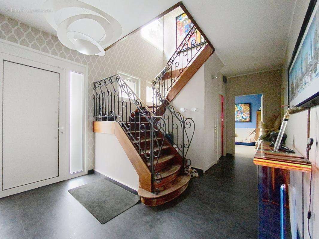 Maison à LA CHAPELLE-D'ARMENTIERES