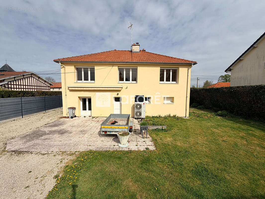 Maison à COURDEMANGES