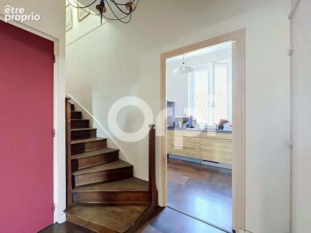 Demeure de caractère en pierre (179 m²) – Charme, volumes & potentiel mixte - photo 10