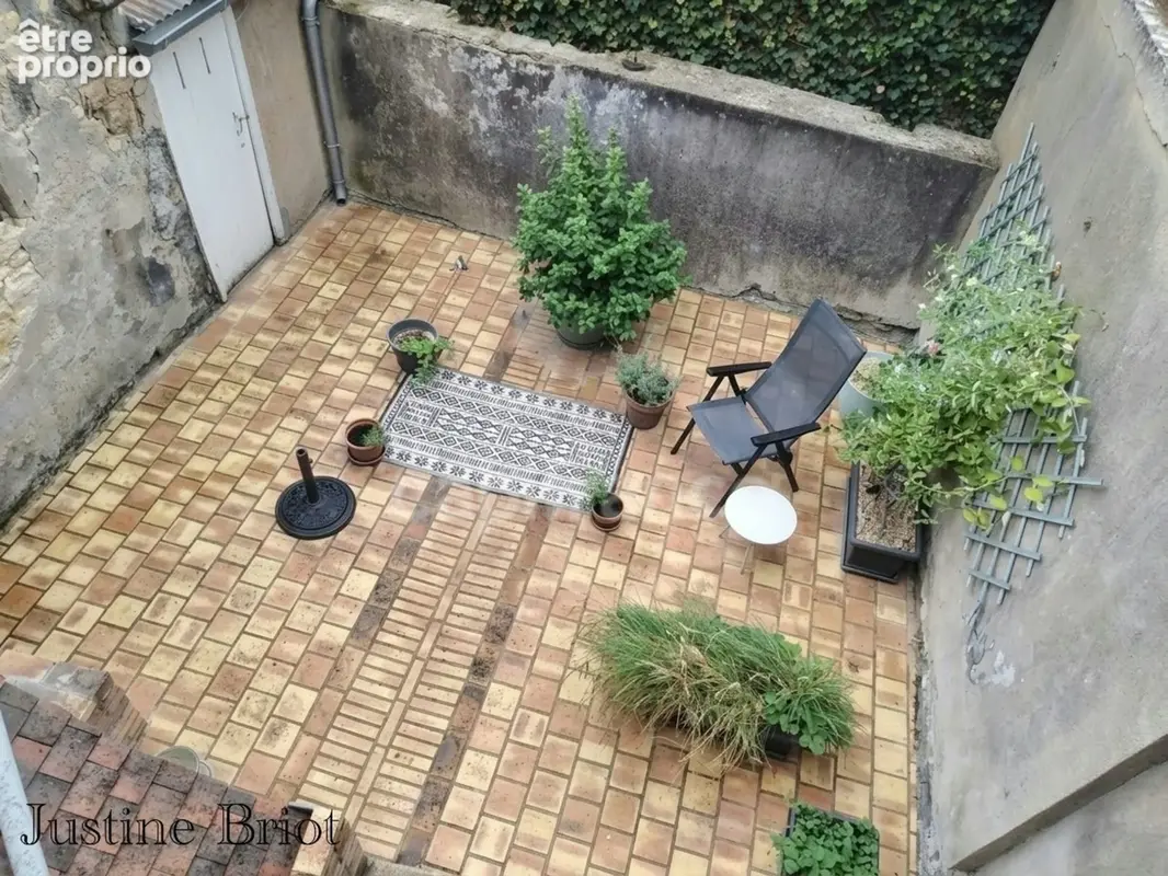 Maison de ville 123 m² – Nevers – Cour & beaux volumes - photo 9