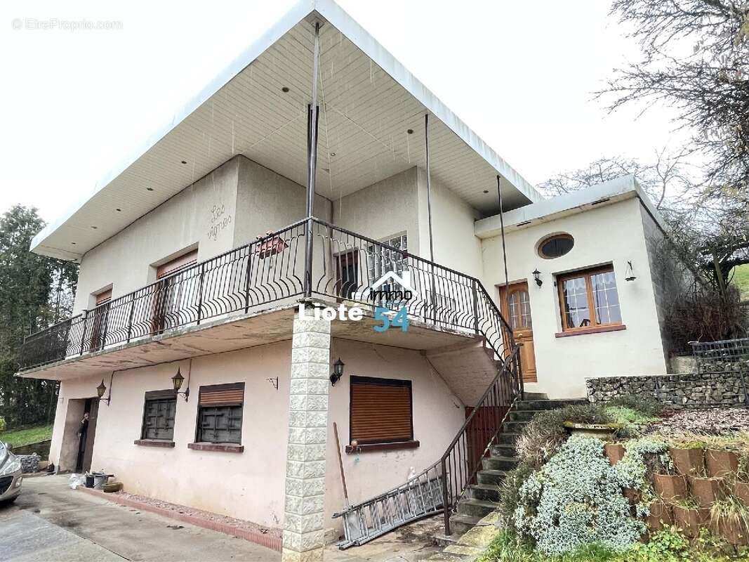 Maison à CREVECHAMPS