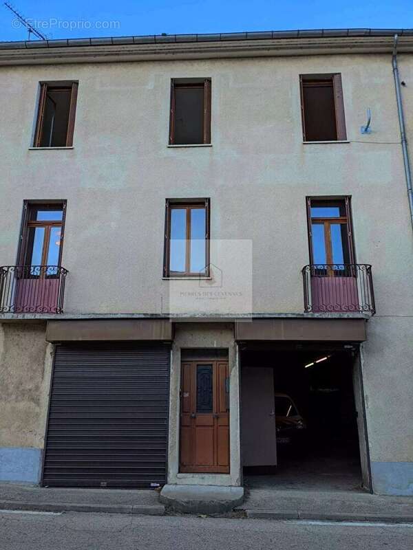 Appartement à LE COLLET-DE-DEZE