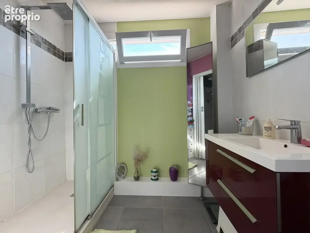 Appartement 3 pieces de 80 m2 avec balcon donnant sur parc verdoyant - photo 10