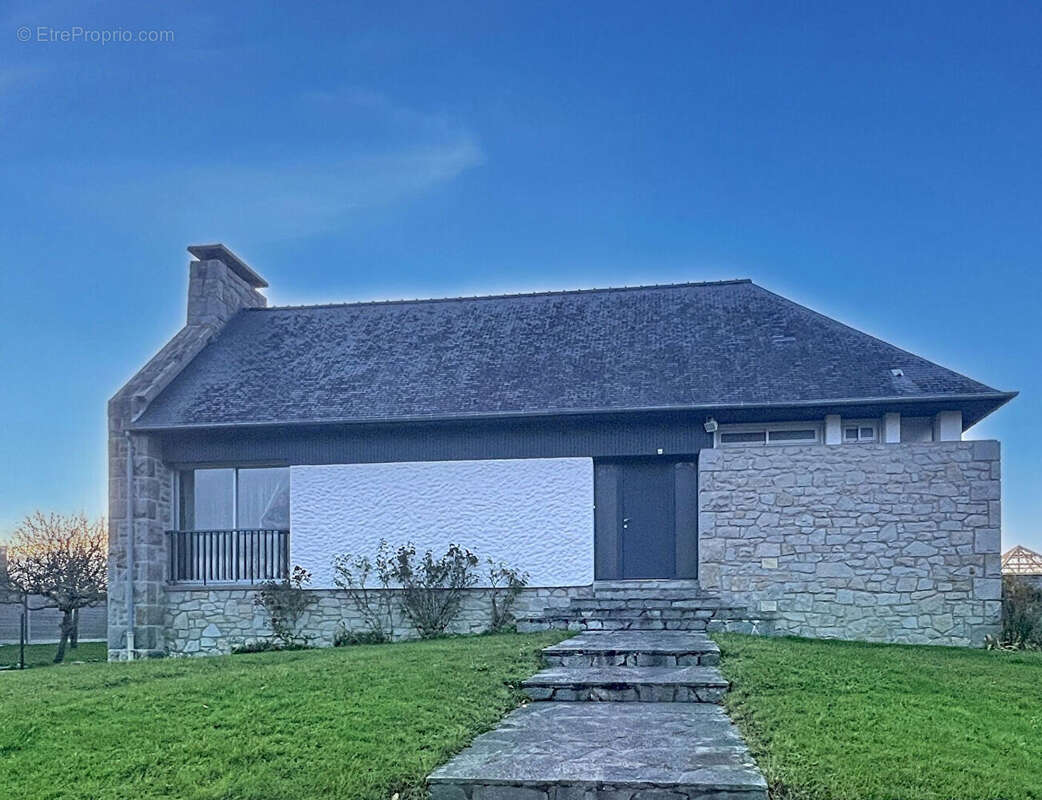 Maison à LE VIVIER-SUR-MER