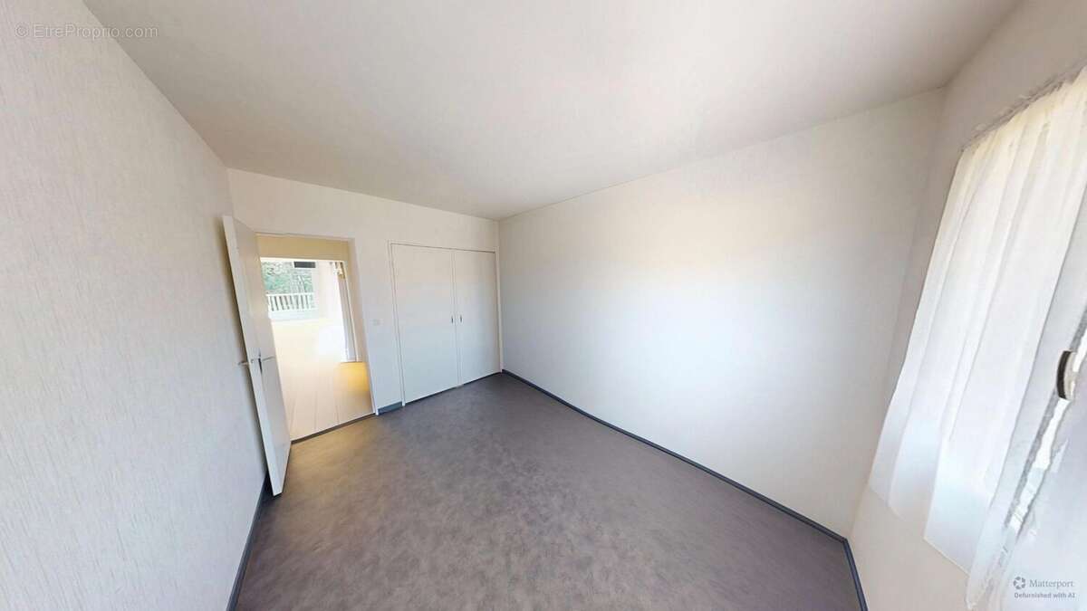 Chambre 2 - Appartement à MALESHERBES