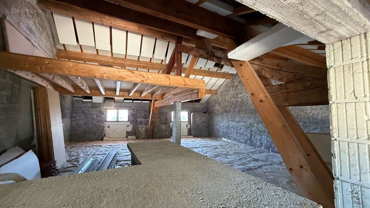 Appartement à LA MURETTE