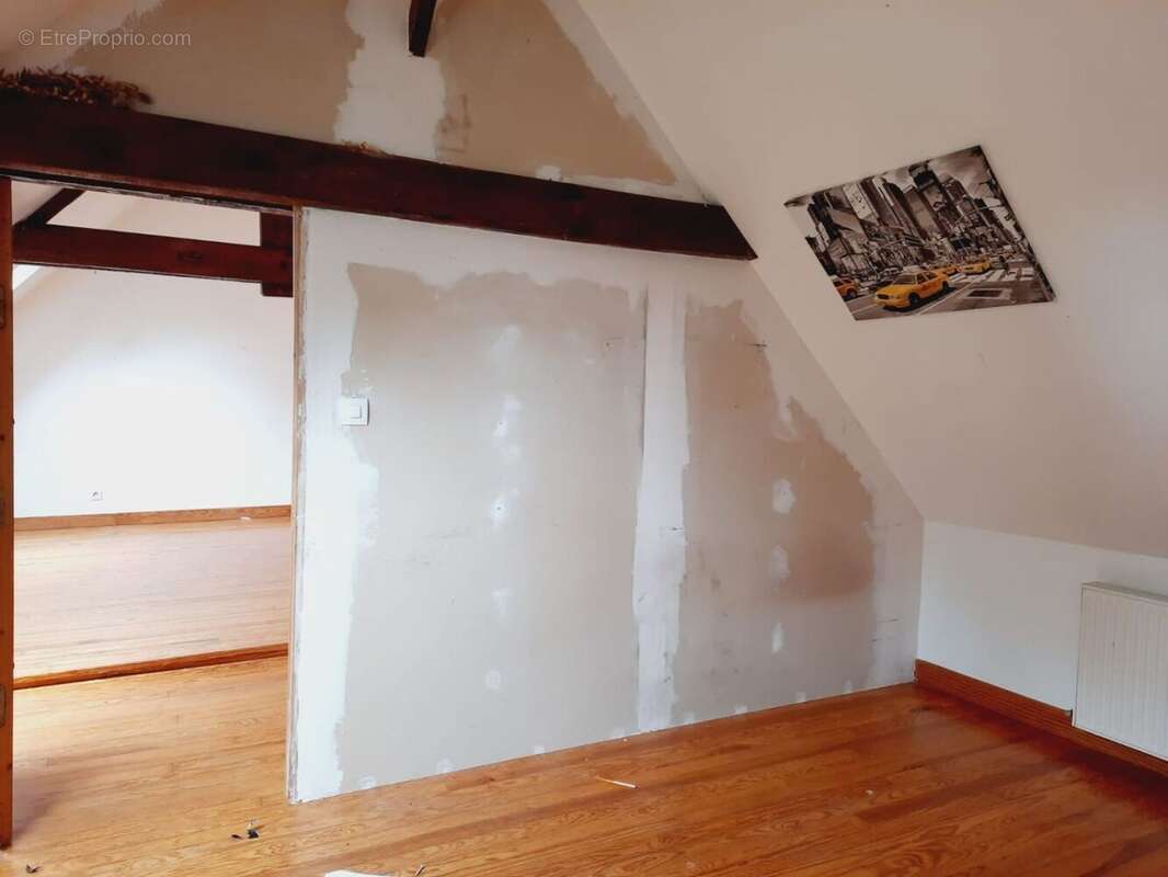 Maison à HAUTEVILLE-LA-GUICHARD