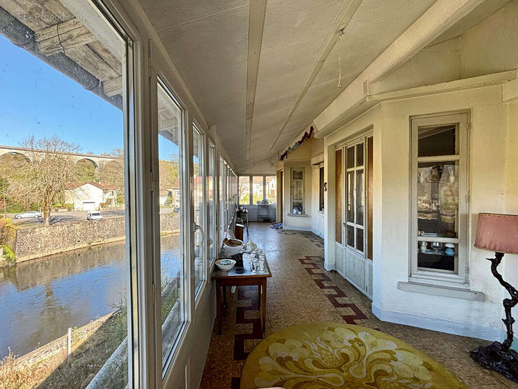 Appartement à SAINT-LEONARD-DE-NOBLAT