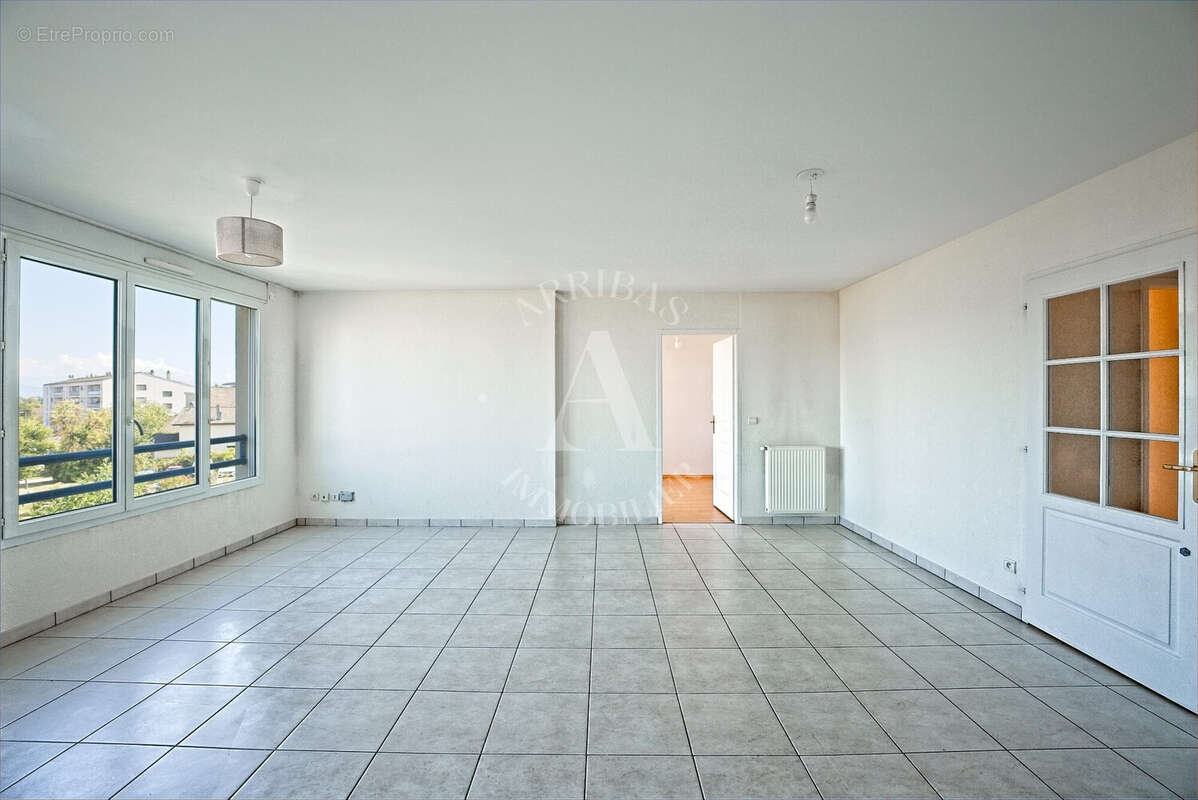 Appartement 125 m² à Divonne-Les-Bains  - photo 2
