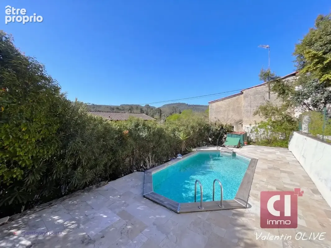 Maison Sainte Anastasie Sur Issole 4 pièces 89 m2 avec Piscine et Garage - photo 2