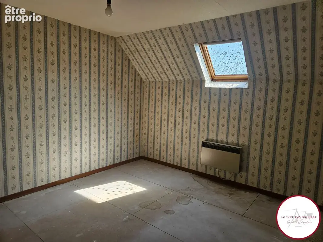 A Bigny-Vallenay, vaste maison de 5 chambres avec grange et grand terrain arboré . - photo 12
