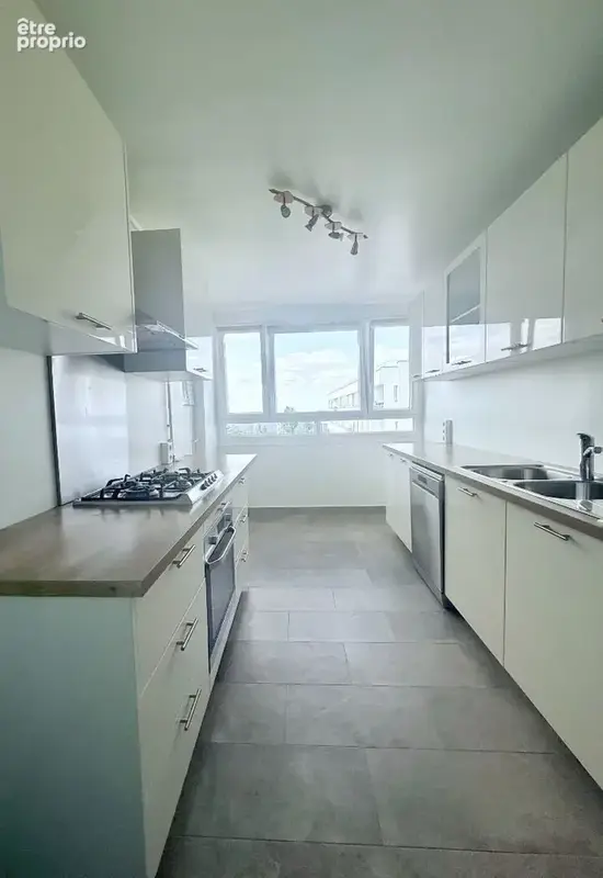 Appartement à LES CLAYES-SOUS-BOIS